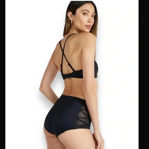 Mesh Side Criss Cross Santana Bikini - Picture 3 of 8